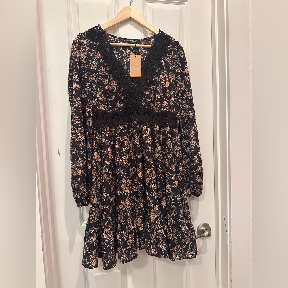 SHEIN Black and Pink Floral Lace Dress